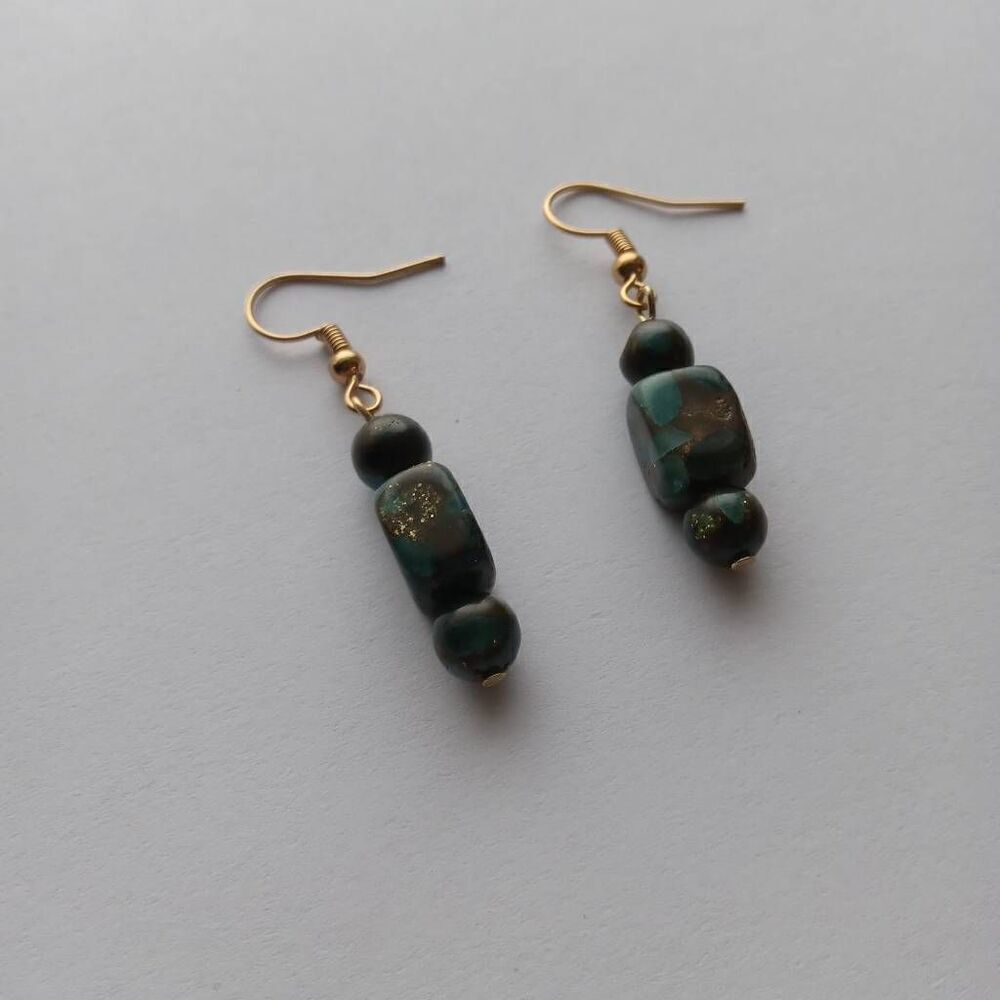 Teal beaded earrings - Picture 2 of 4